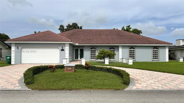 $1,049,000 | 18921 West Oakmont Drive, Hialeah, FL 33015