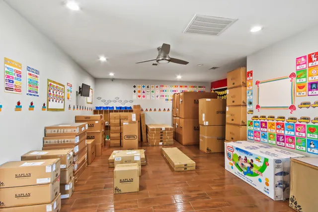 a very nice looking room with many windows