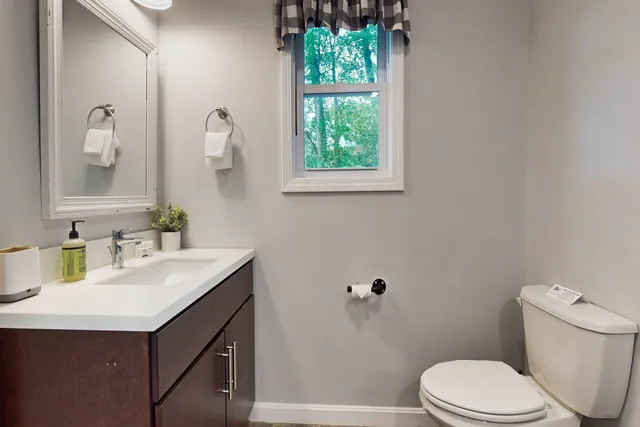 $829,900 | 95 Rockview Road, Castleton, VT 05735