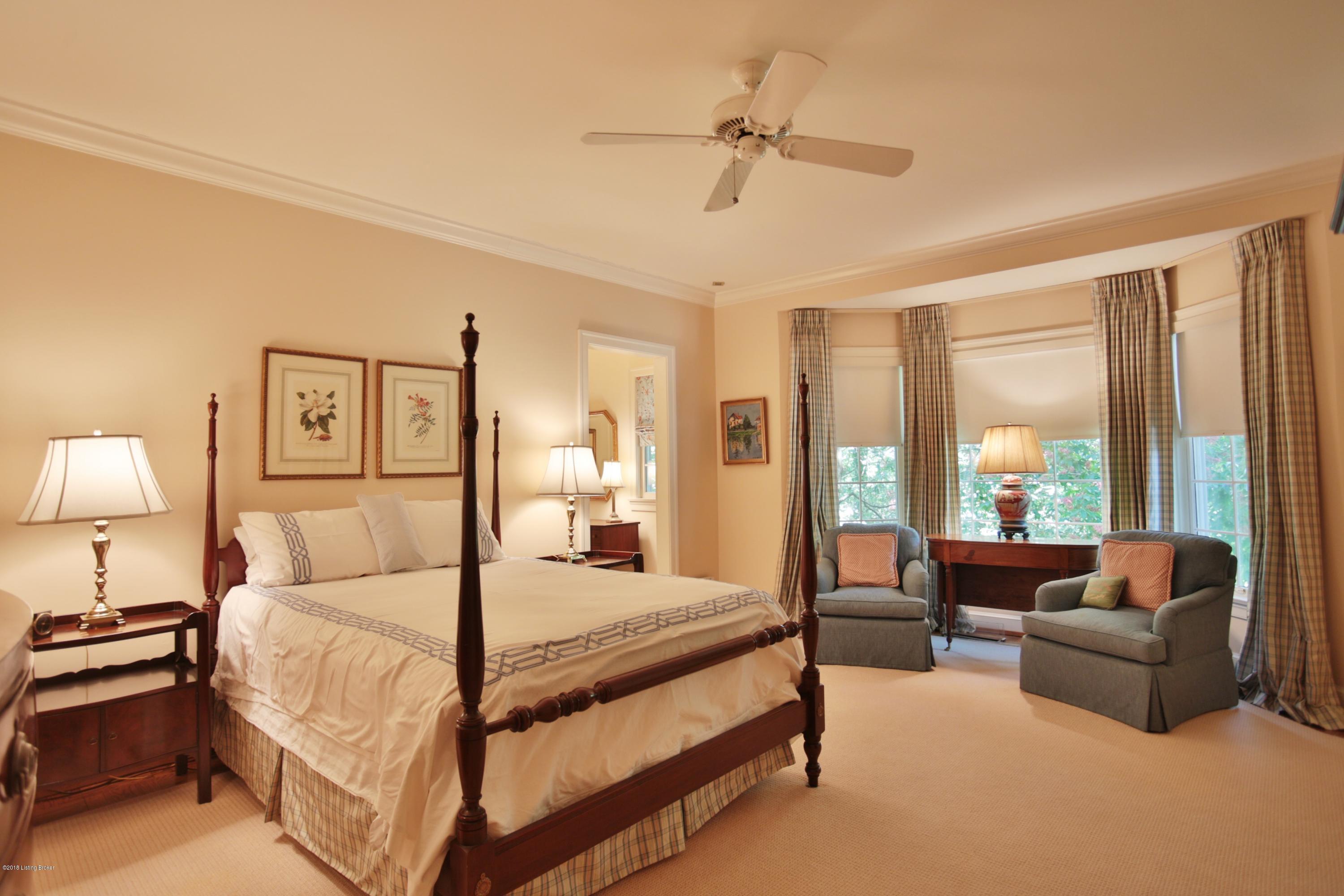 197 Westwind Road Louisville, KY 40207 - Photo 15 of 40 Master bedroom