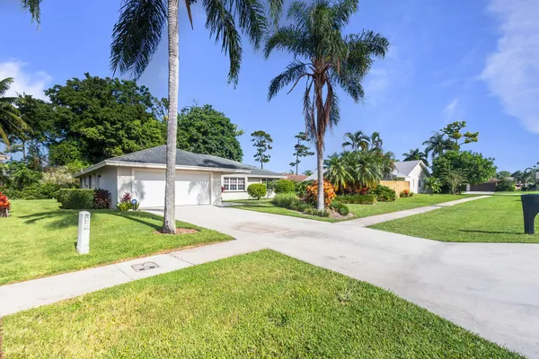 $4,000 | 691 Foresteria Avenue, Wellington, FL 33414