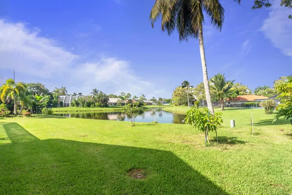 $4,000 | 691 Foresteria Avenue, Wellington, FL 33414