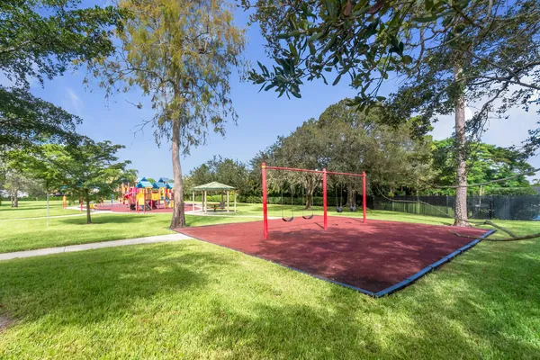 $4,000 | 691 Foresteria Avenue, Wellington, FL 33414