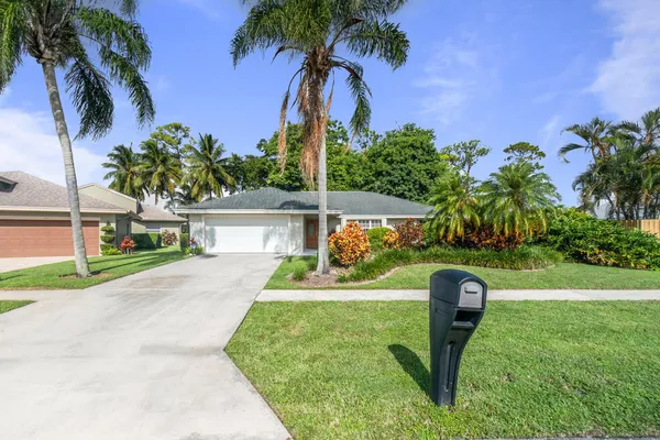 $4,000 | 691 Foresteria Avenue, Wellington, FL 33414