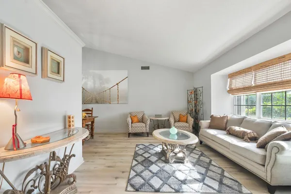 $4,000 | 691 Foresteria Avenue, Wellington, FL 33414