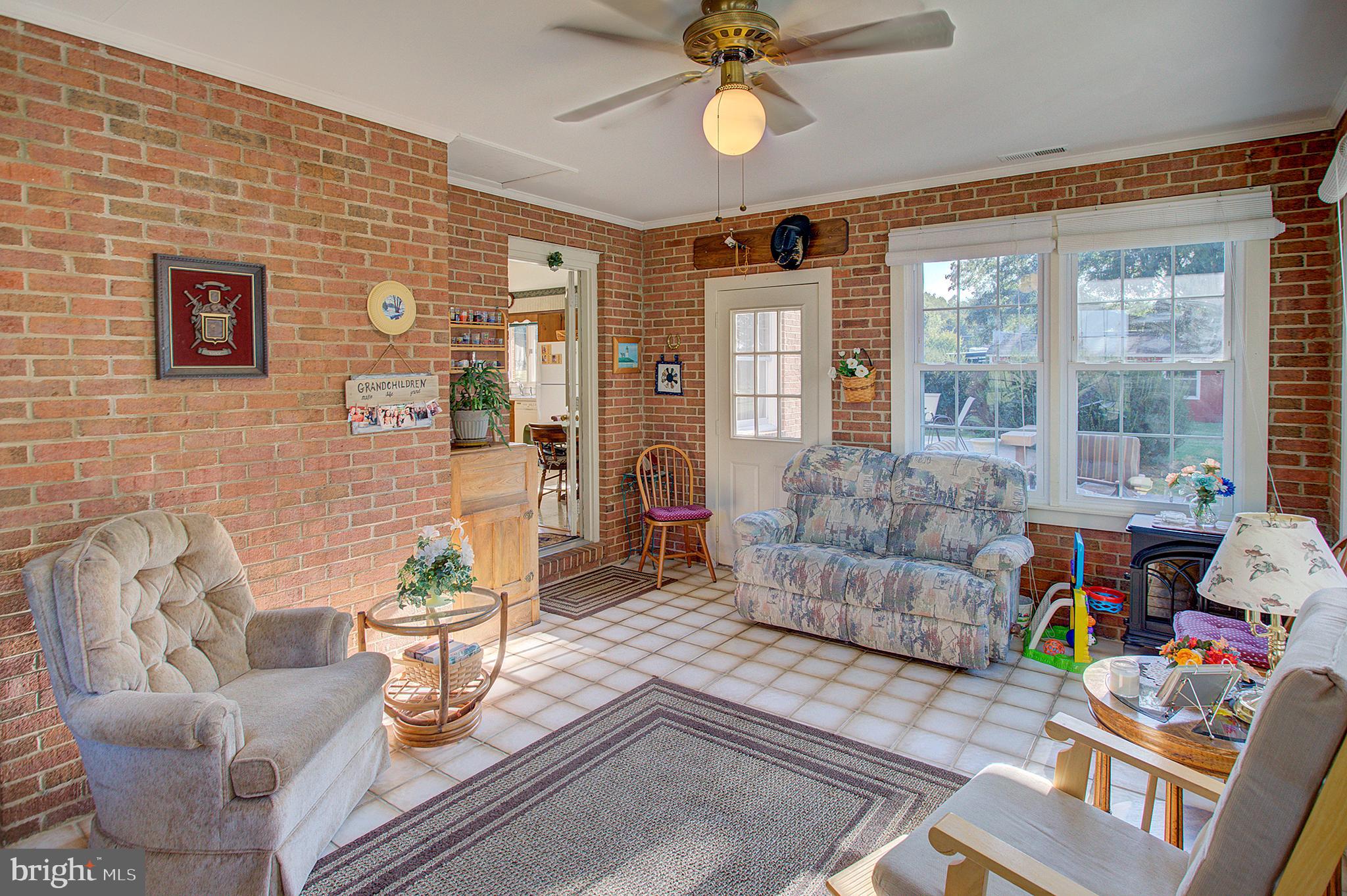 16962 Hamilton Station Road Paeonian Springs, VA 20129 - Photo 20 of 50 Sunroom with Masonry walls