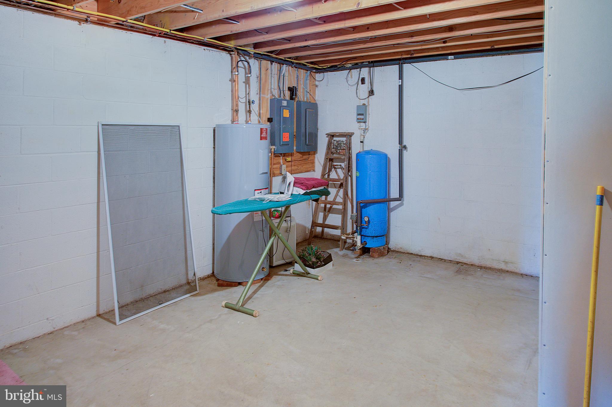 16962 Hamilton Station Road Paeonian Springs, VA 20129 - Photo 23 of 50 Storage room