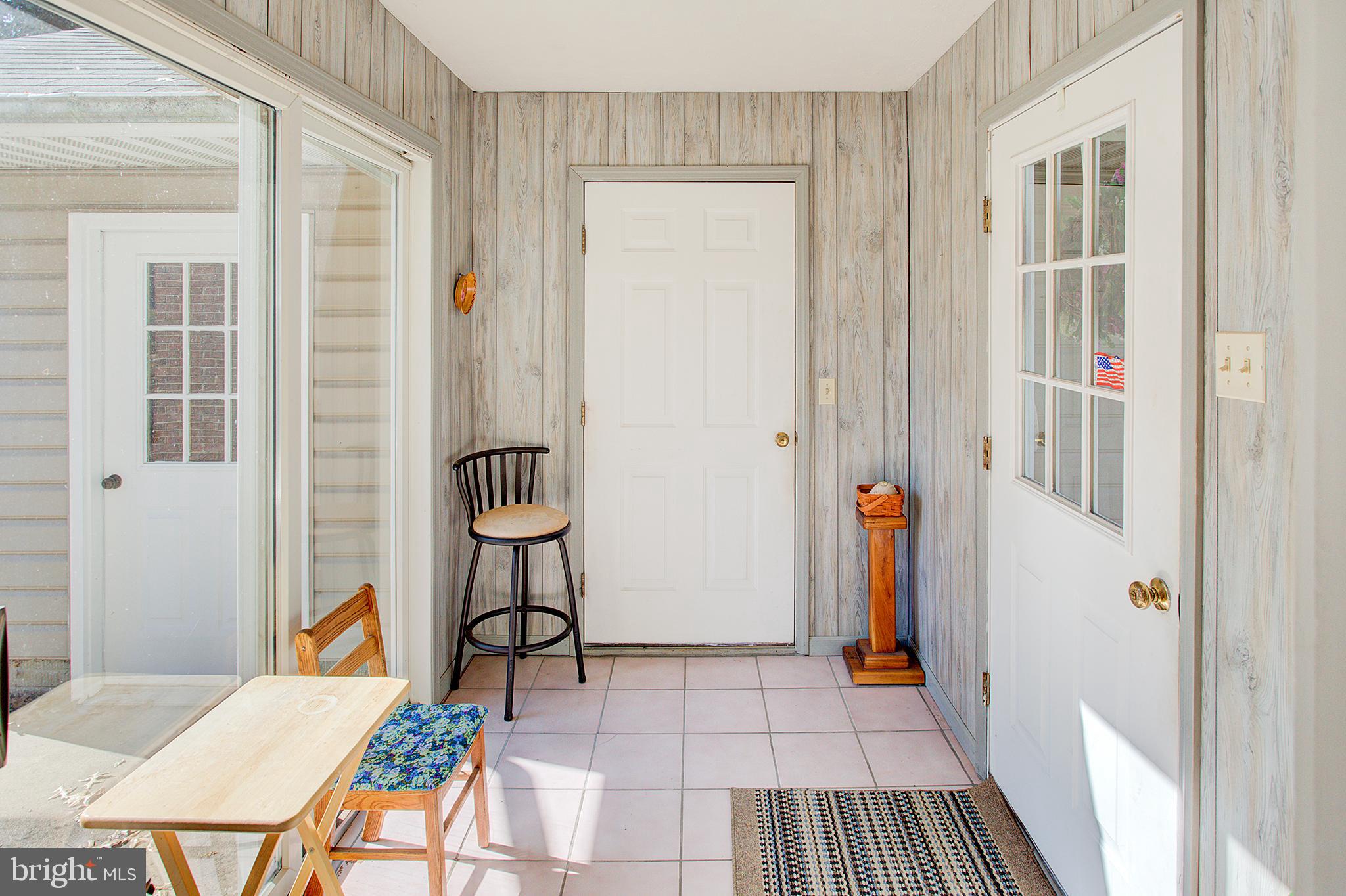 16962 Hamilton Station Road Paeonian Springs, VA 20129 - Photo 7 of 50 Mudroom between garage and sunroom