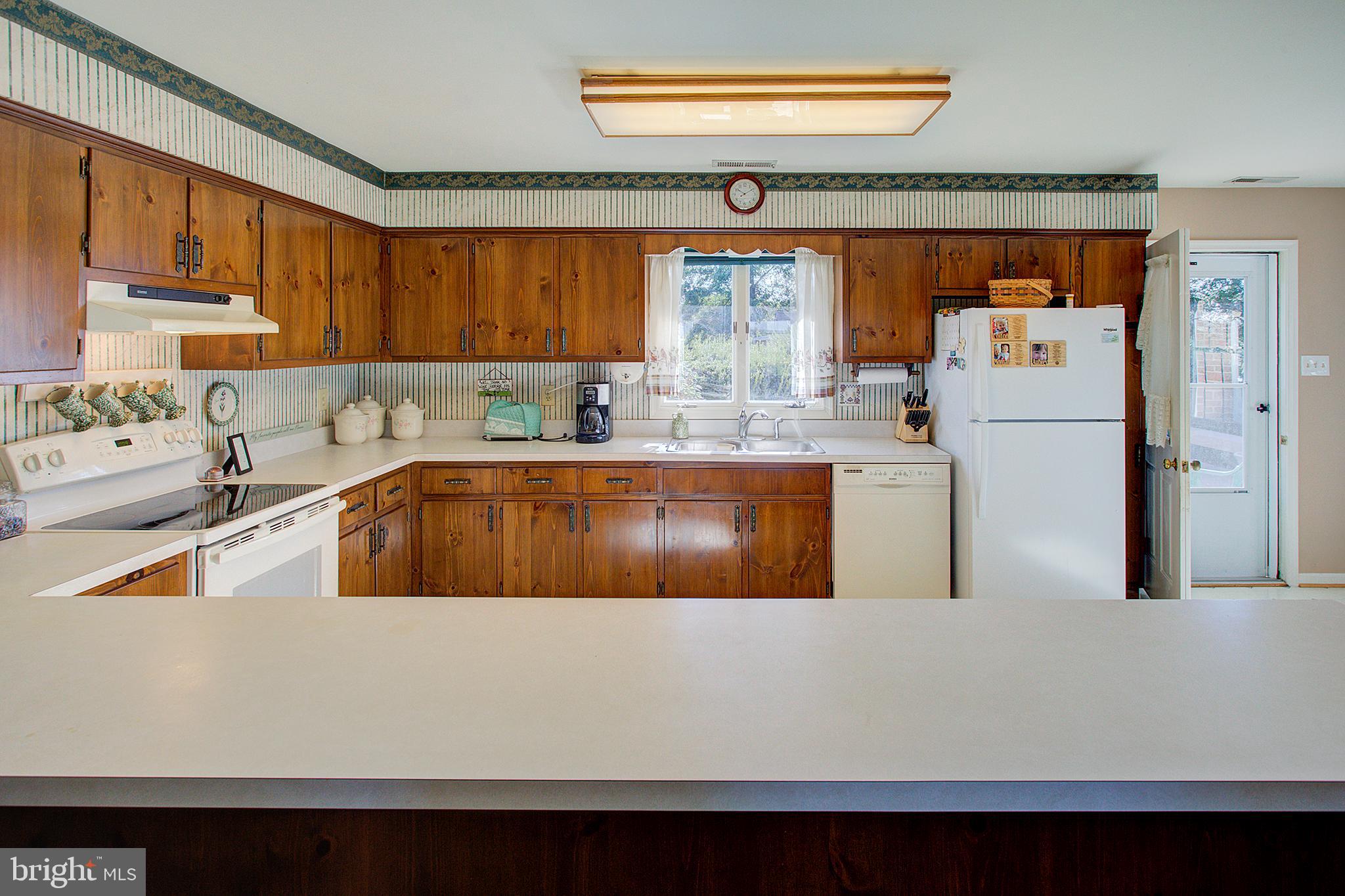 16962 Hamilton Station Road Paeonian Springs, VA 20129 - Photo 8 of 50 Kitchen from Family Room