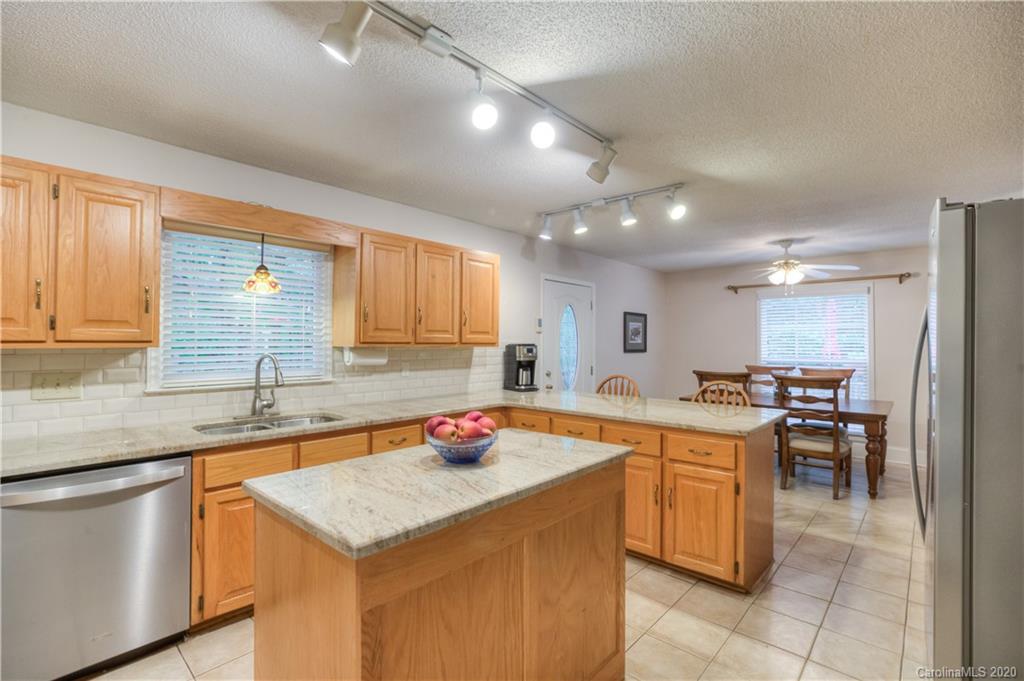 2125 Marquesas Avenue Tega Cay, SC 29708 - Photo 10 of 34