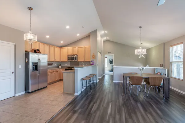 $2,500 | 472 Valentine Way, Unit 472, Oswego, IL 60543