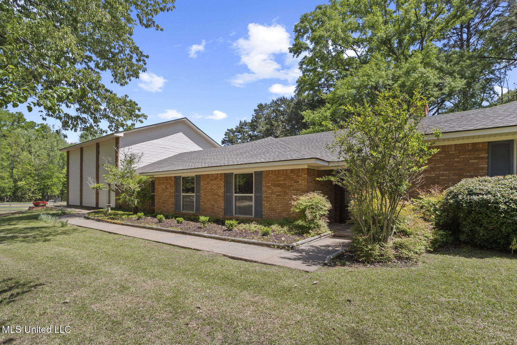 238 Sundial Road Madison, MS 39110 - Photo 3 of 61 238 Sundial-10