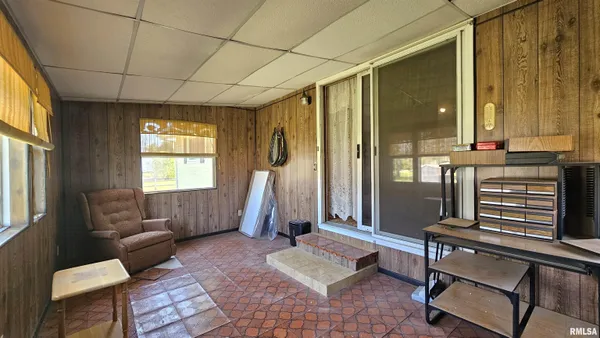 $134,900 | 806 West Broadway Boulevard, Johnston City, IL 62951