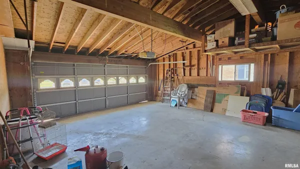 $134,900 | 806 West Broadway Boulevard, Johnston City, IL 62951