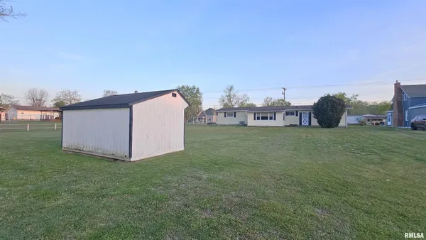 $134,900 | 806 West Broadway Boulevard, Johnston City, IL 62951