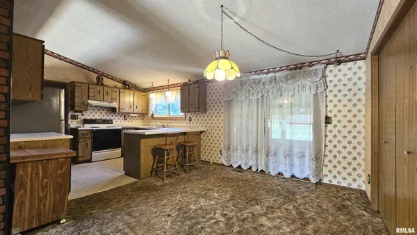 $134,900 | 806 West Broadway Boulevard, Johnston City, IL 62951