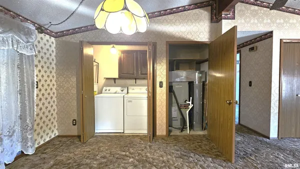 $134,900 | 806 West Broadway Boulevard, Johnston City, IL 62951