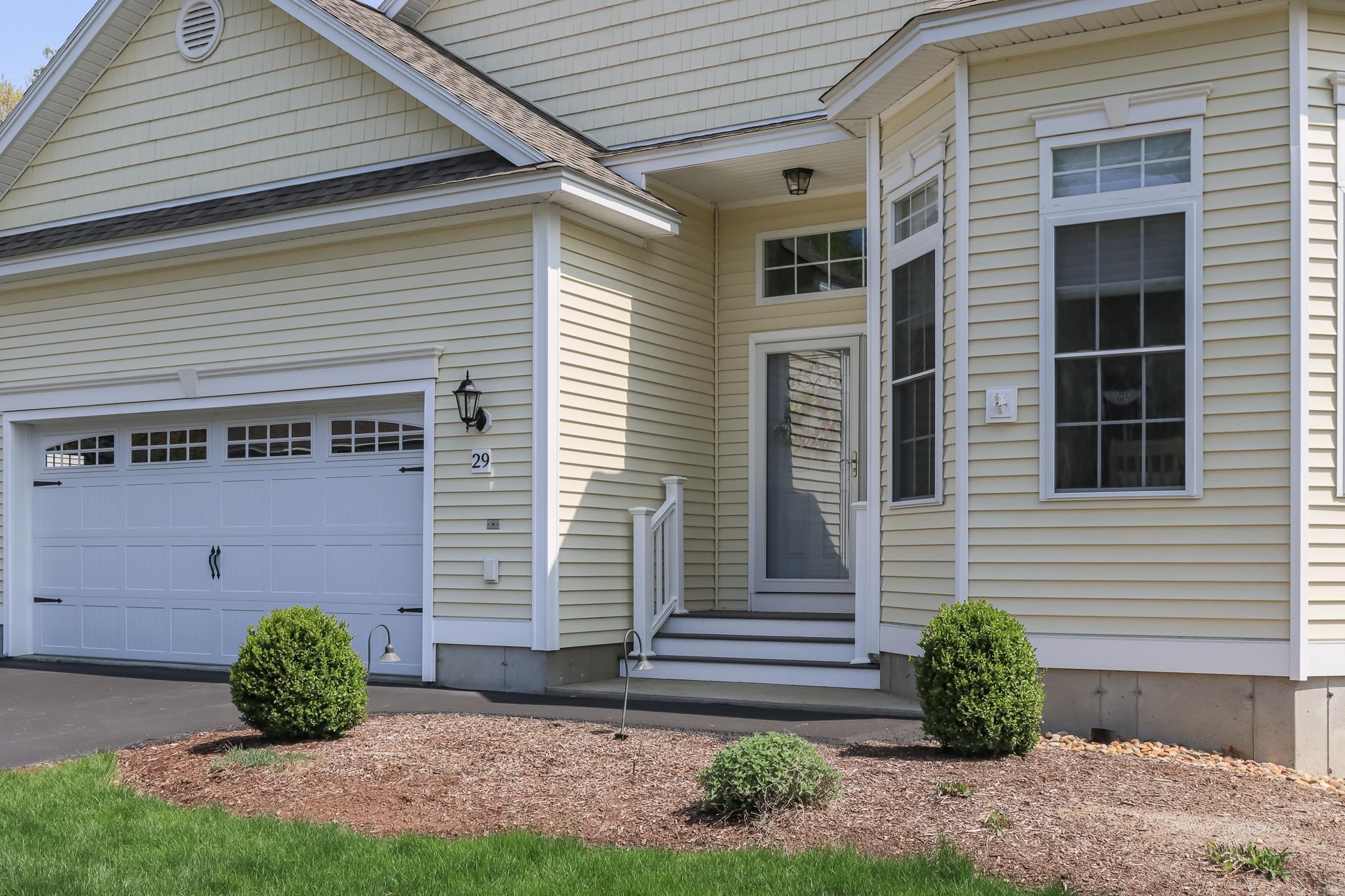 29 Quarry Road, Unit 81 Londonderry, NH 03053 - Photo 2 of 35