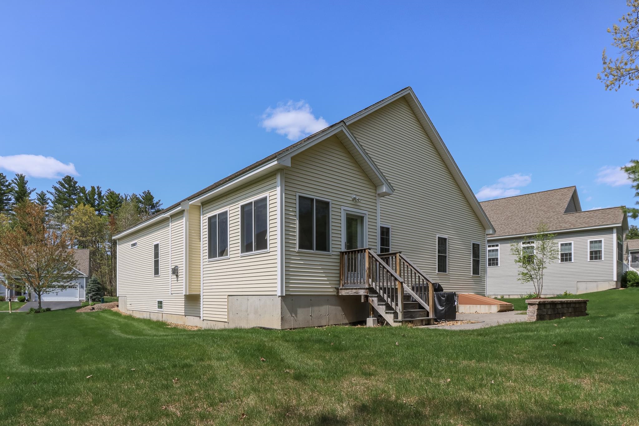 29 Quarry Road, Unit 81 Londonderry, NH 03053 - Photo 3 of 35