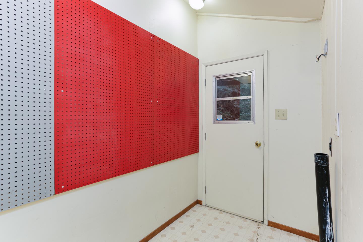 136 Pool Drive Boulder Creek, CA 95006 - Photo 21 of 25 a view of an empty room