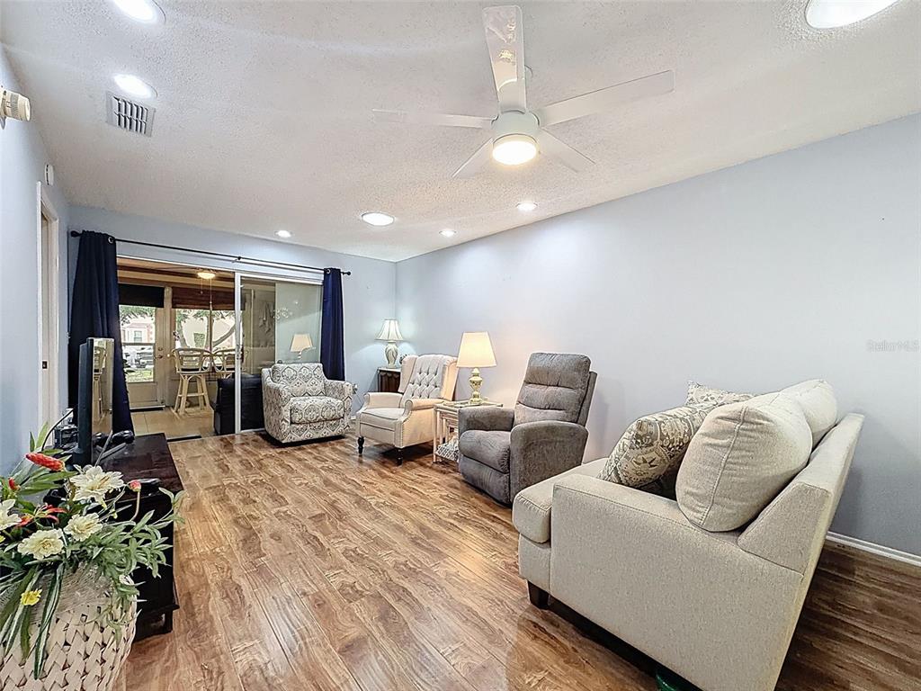 11241 Versailles Lane Port Richey, FL 34668 - Photo 12 of 84
