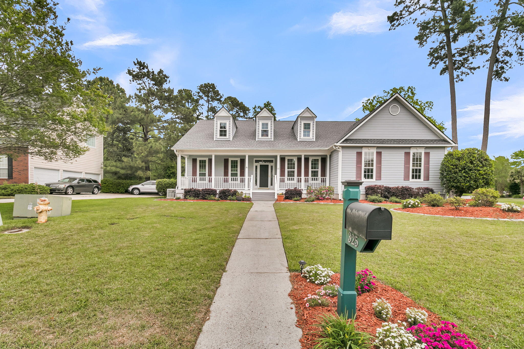 325 Clubview Road Summerville, SC 29485 - Photo 4 of 80 Gallery Image 4