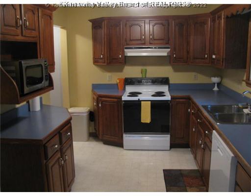 8865 Frame Road Elkview, WV 25071 - Photo 5 of 16 Kitchen.