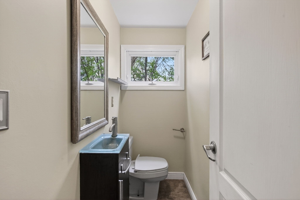 48 Westview Road Worcester, MA 01602 - Photo 18 of 37