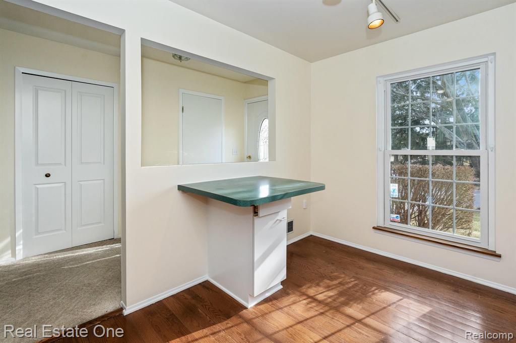 2268 Hillendale Drive Rochester Hills, MI 48309 - Photo 4 of 19