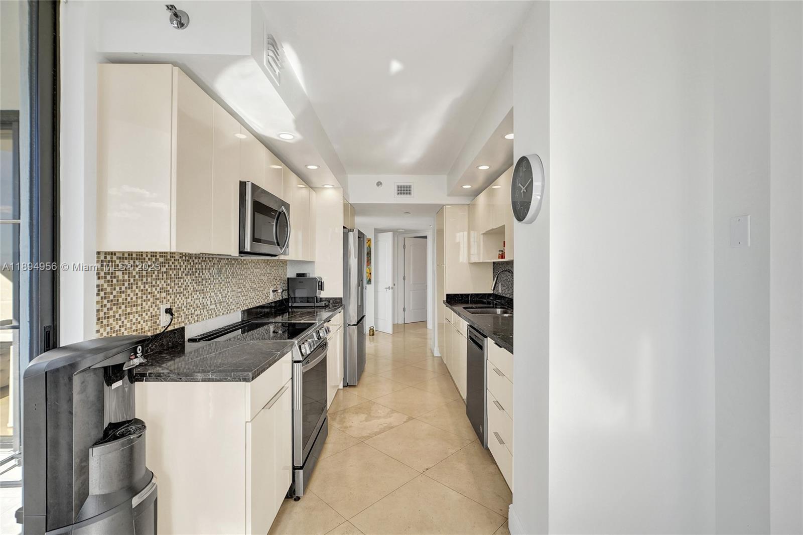 1000 East Island Boulevard, Unit 1403 Aventura, FL 33160 - Photo 24 of 99