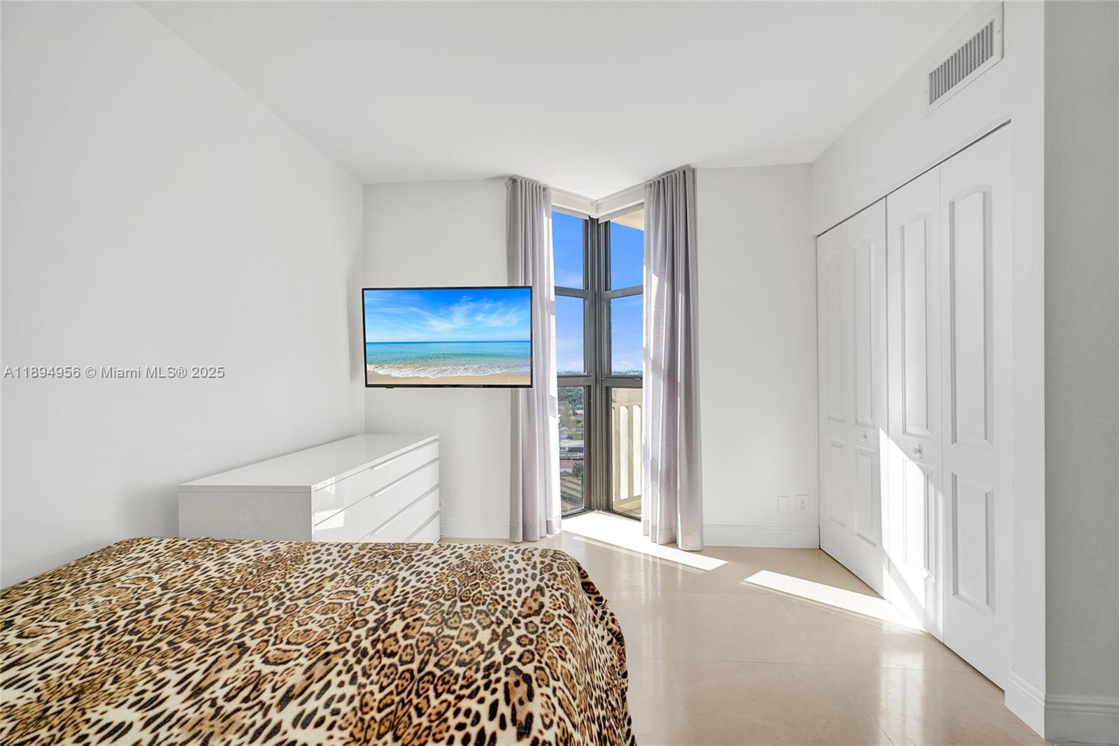 1000 East Island Boulevard, Unit 1403 Aventura, FL 33160 - Photo 30 of 99