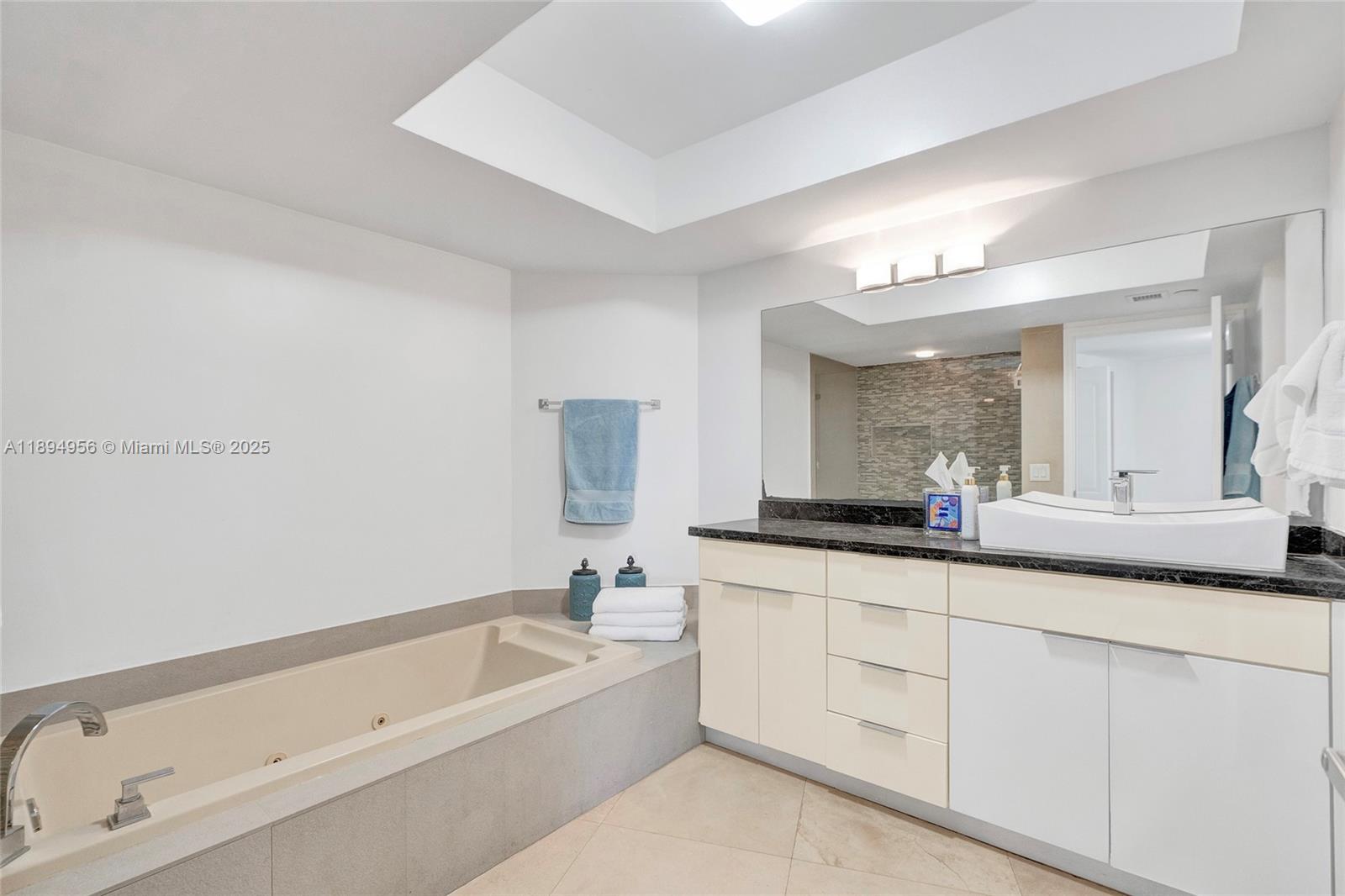 1000 East Island Boulevard, Unit 1403 Aventura, FL 33160 - Photo 48 of 99