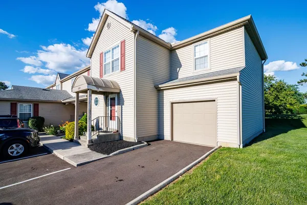 $259,900 | 5597 Valencia Park Boulevard, Unit 11E, Hilliard, OH 43026