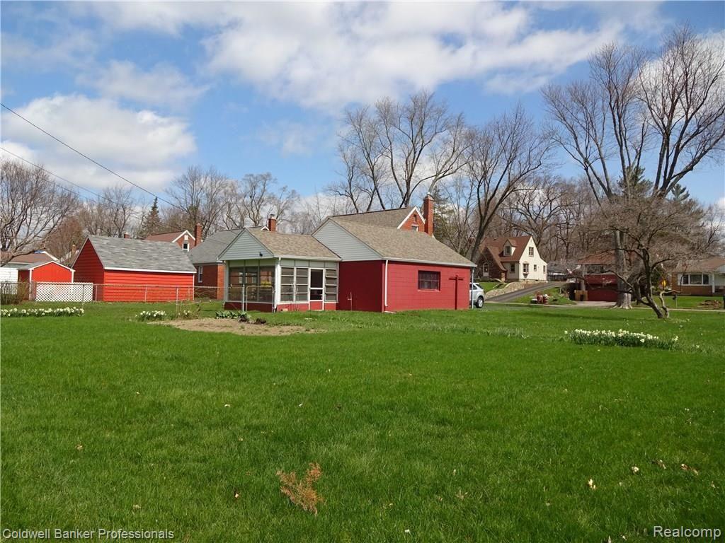 92 Exmoor Road Waterford, MI 48328 - Photo 21 of 26 Photo taken from SW corner