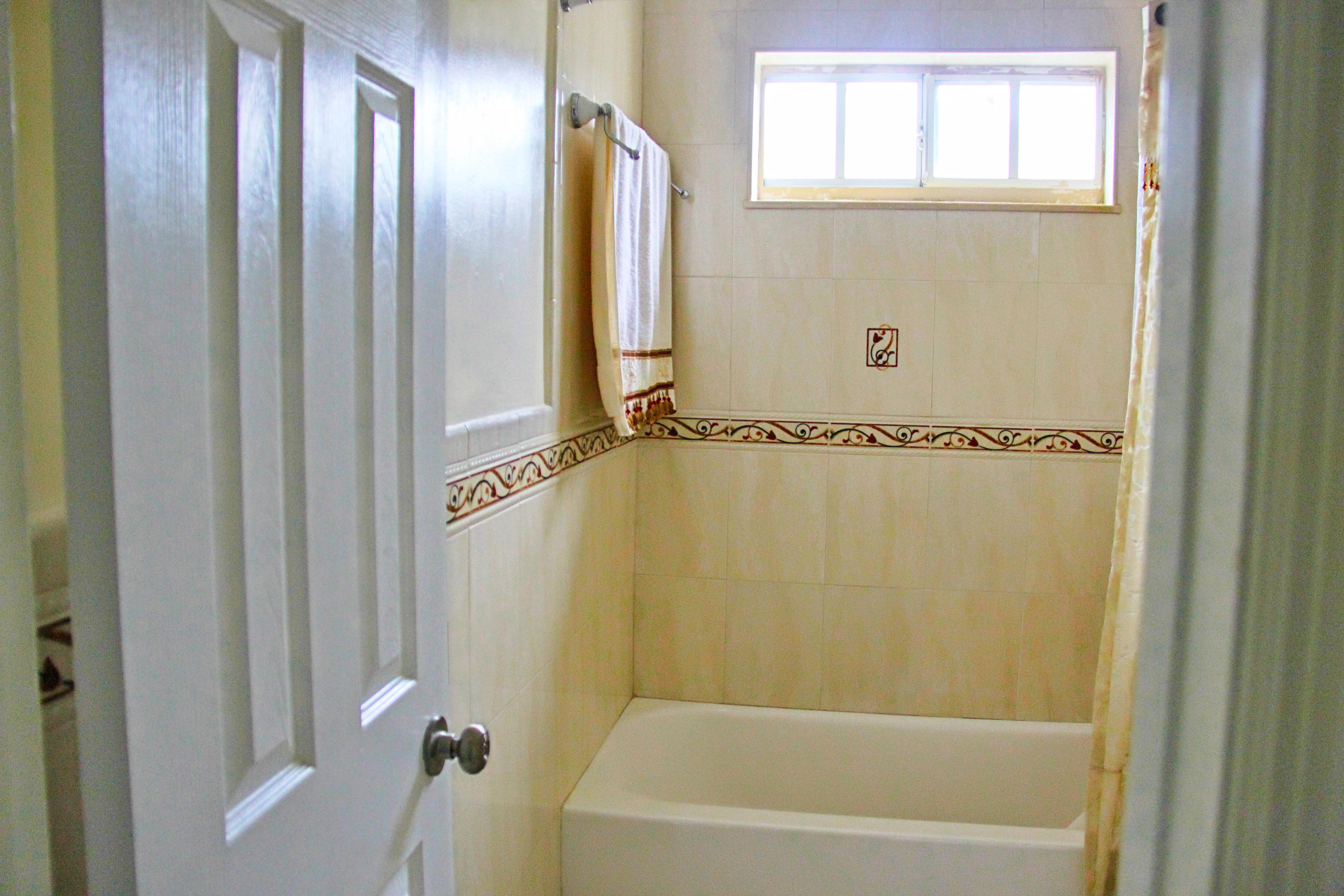 935 Churchill Road West Palm Beach, FL 33405 - Photo 11 of 17 IMG_4460