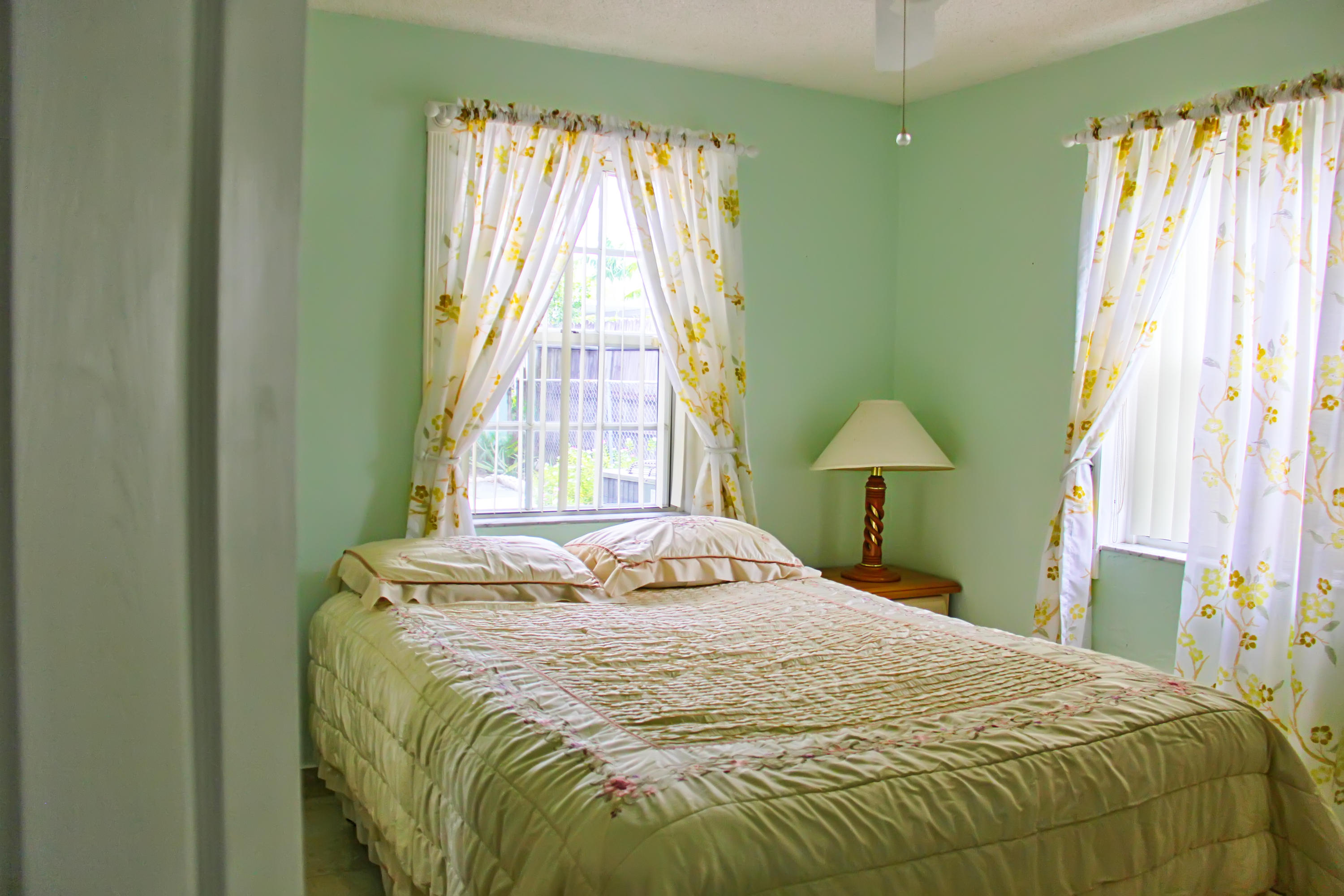 935 Churchill Road West Palm Beach, FL 33405 - Photo 12 of 17 IMG_4455