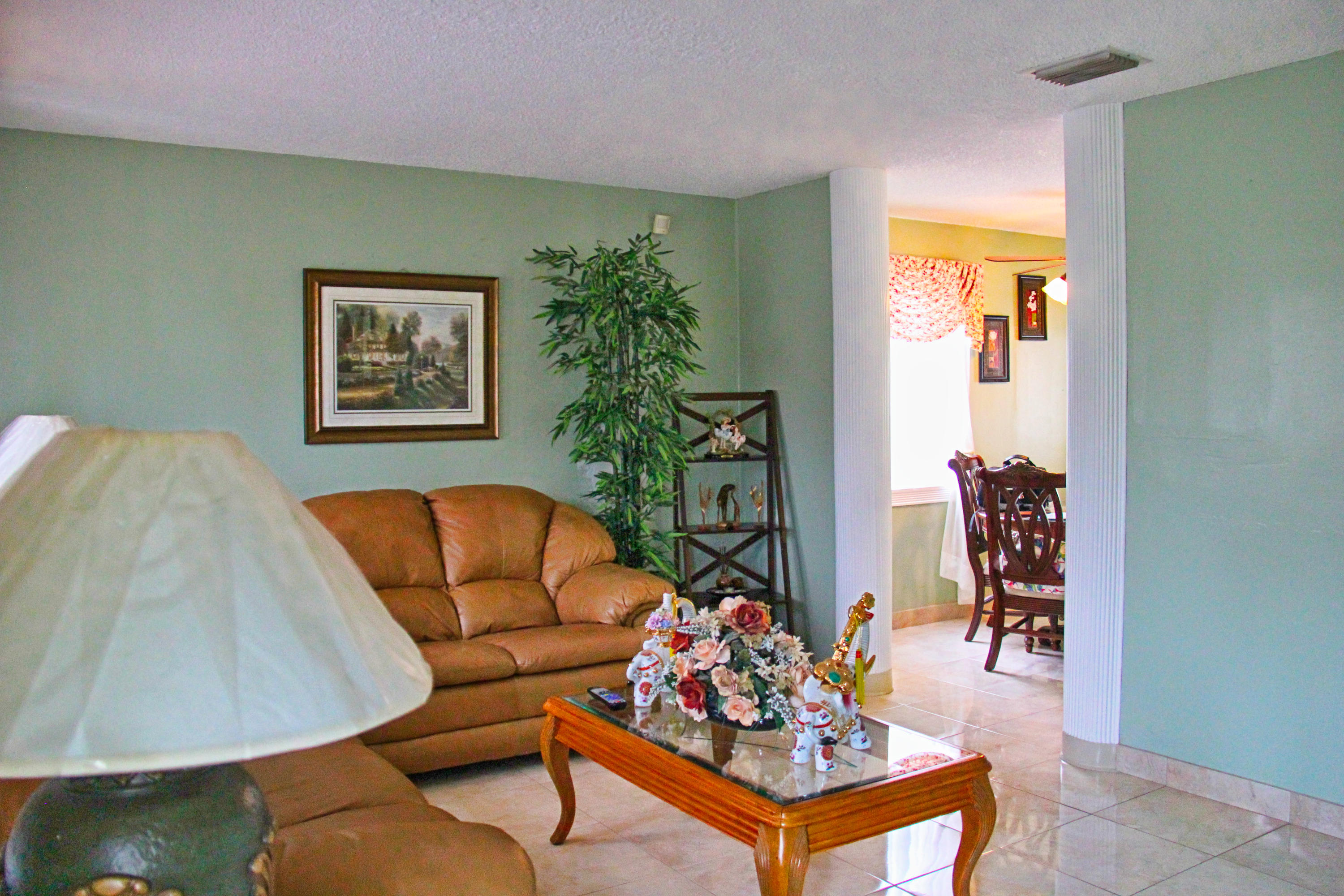 935 Churchill Road West Palm Beach, FL 33405 - Photo 2 of 17 IMG_4468