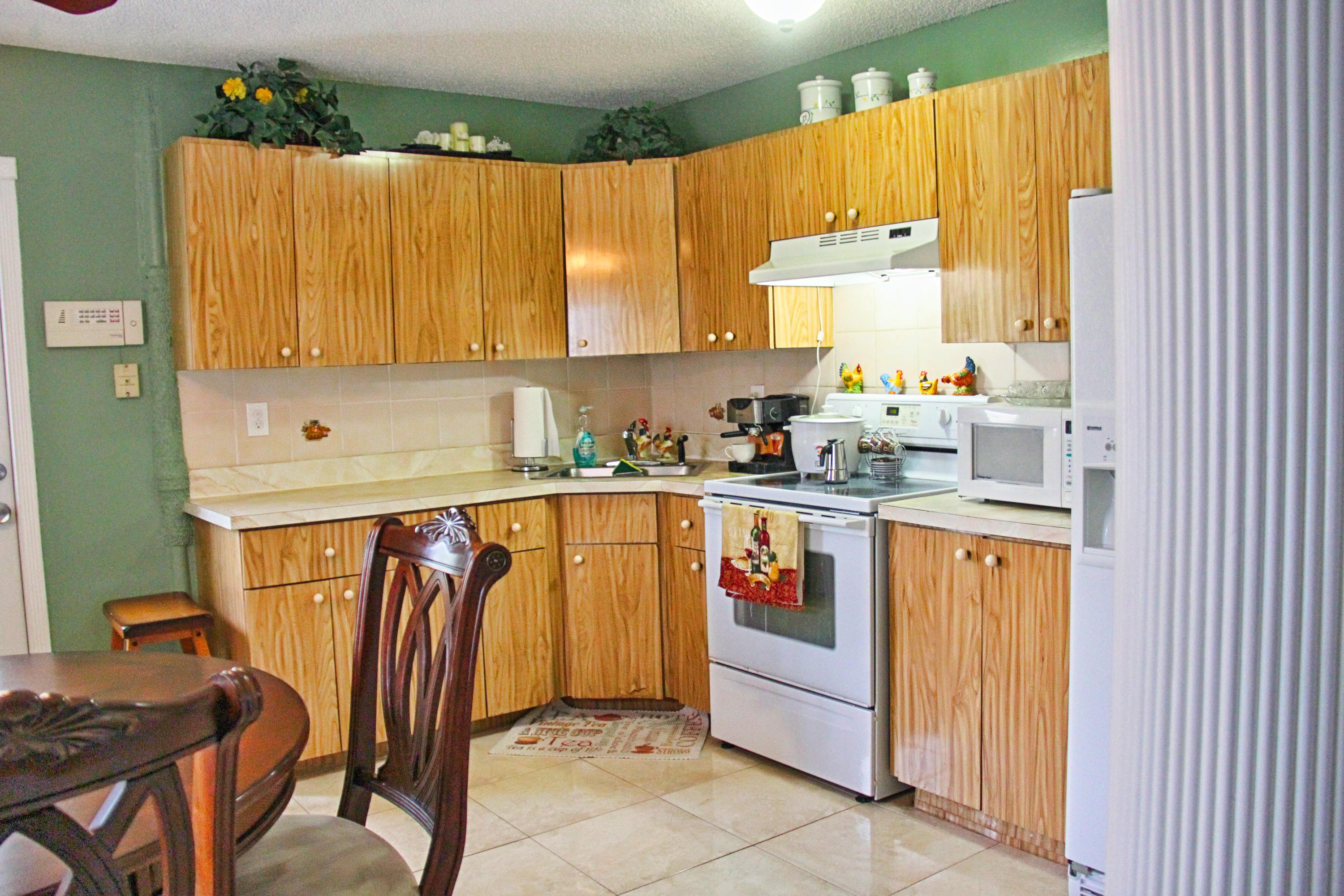 935 Churchill Road West Palm Beach, FL 33405 - Photo 6 of 17 IMG_4475