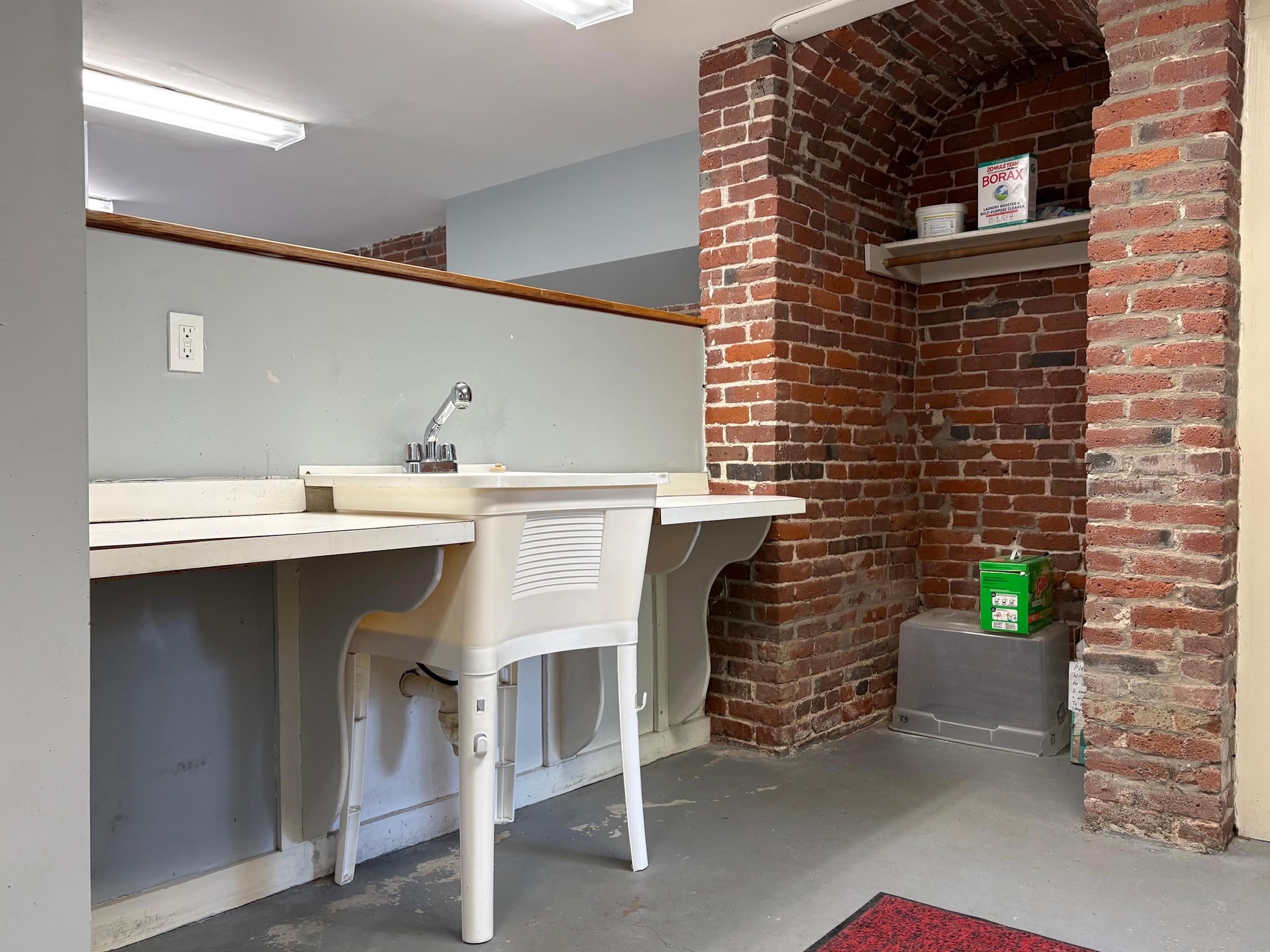 139 West Merrimack Street, Unit 3 Manchester, NH 03101 - Photo 30 of 32