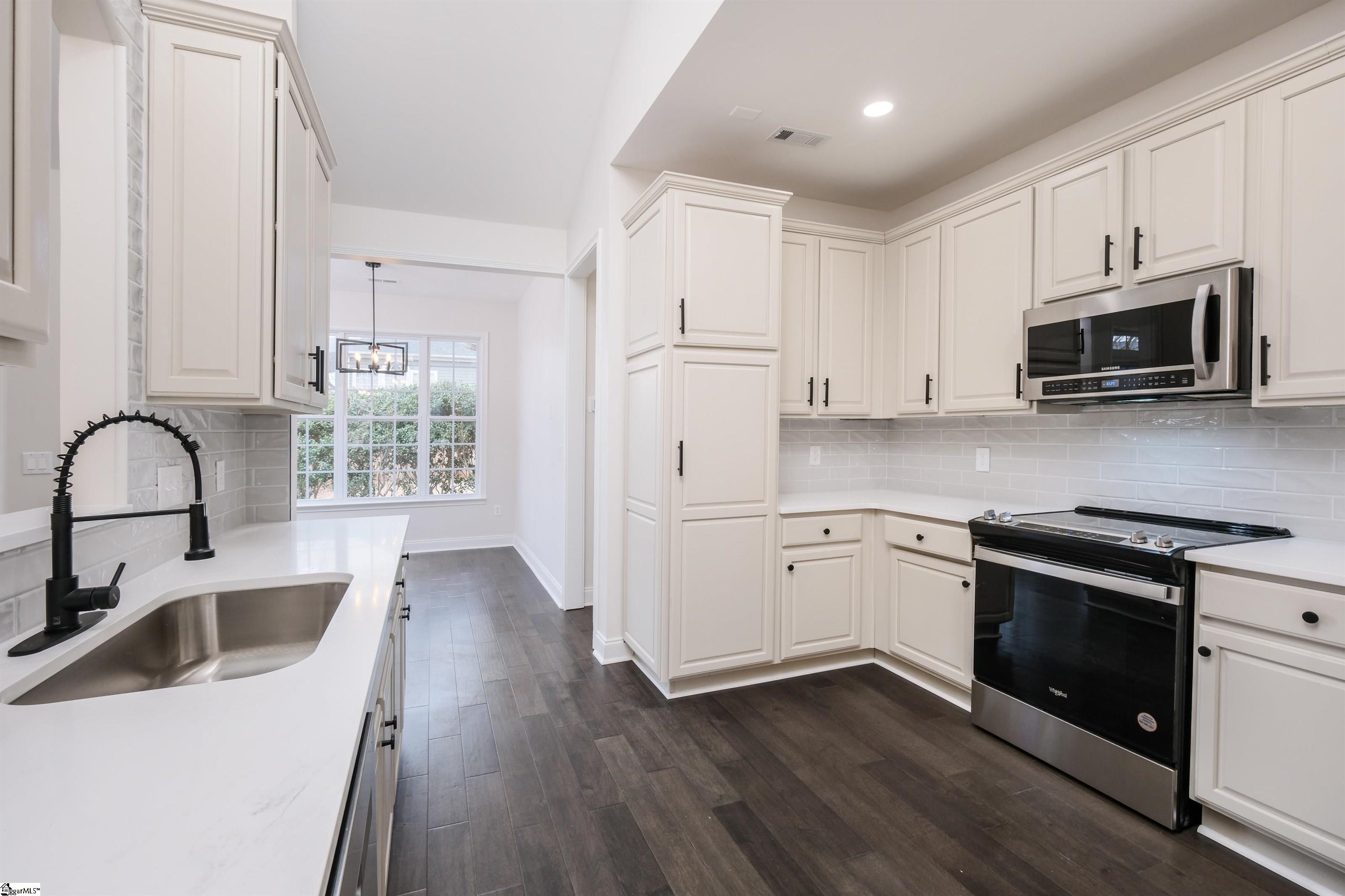 337 Rhapsody Lane Boiling Springs, SC 29316 - Photo 10 of 48