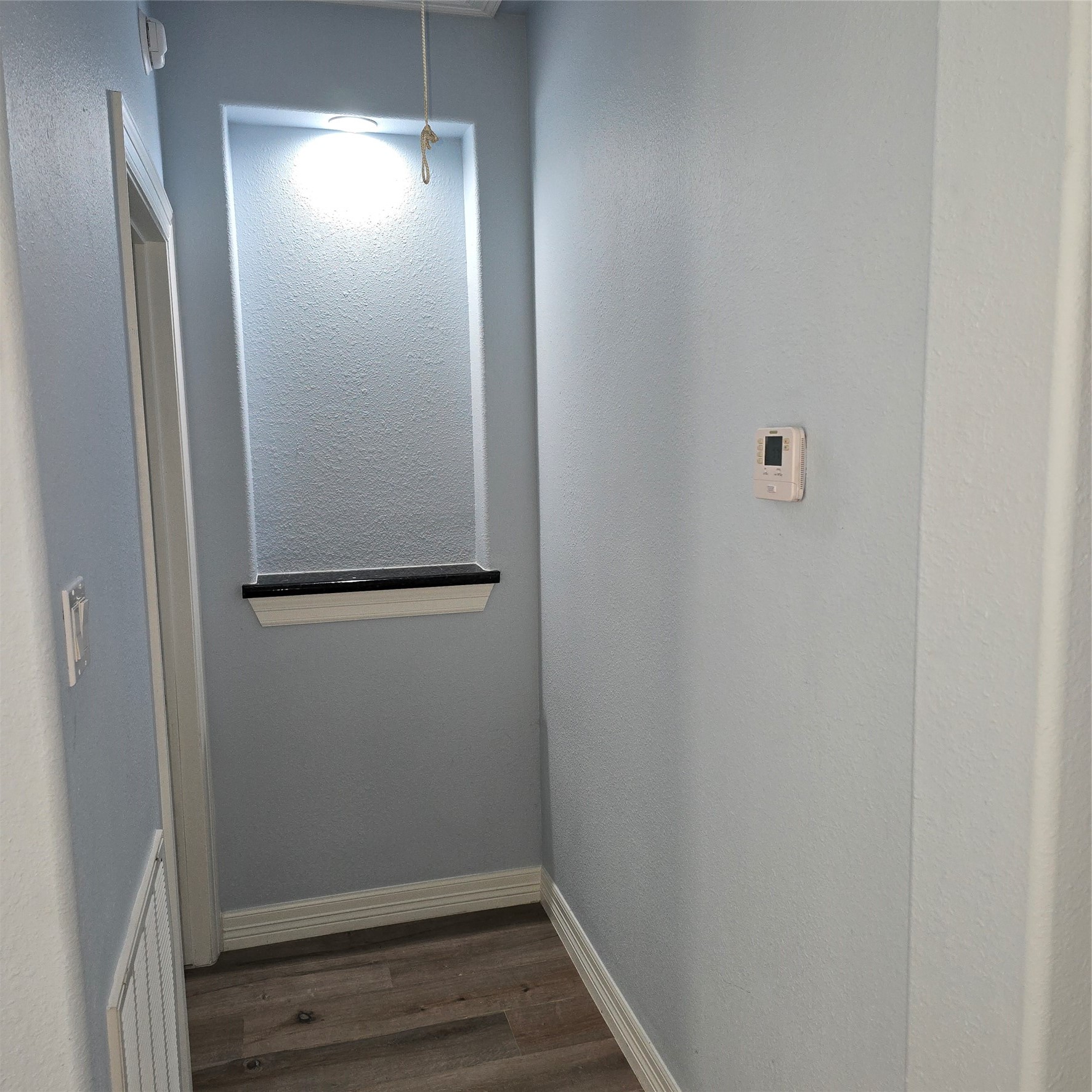 18302 Rittenhouse Park Court Spring, TX 77379 - Photo 19 of 42 ART NITCH LEADING INTO MASTER BEDROOM WITH GRANITE BASE