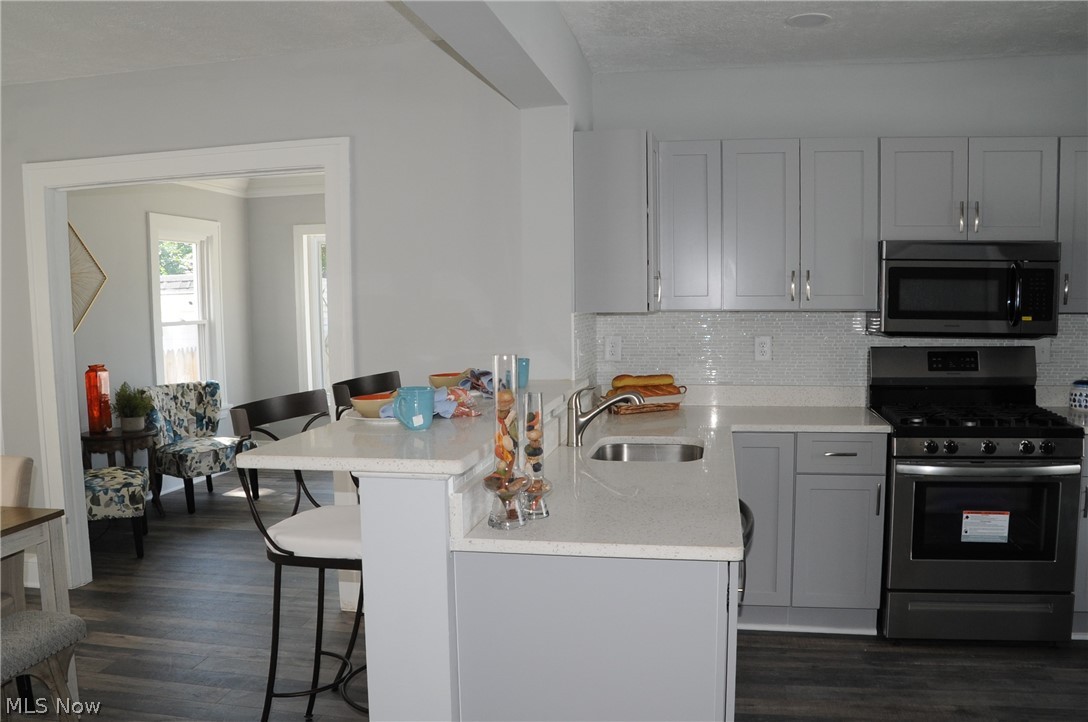 3268 Cedarbrook Road Cleveland, OH 44118 - Photo 5 of 29 Gallery Image 5