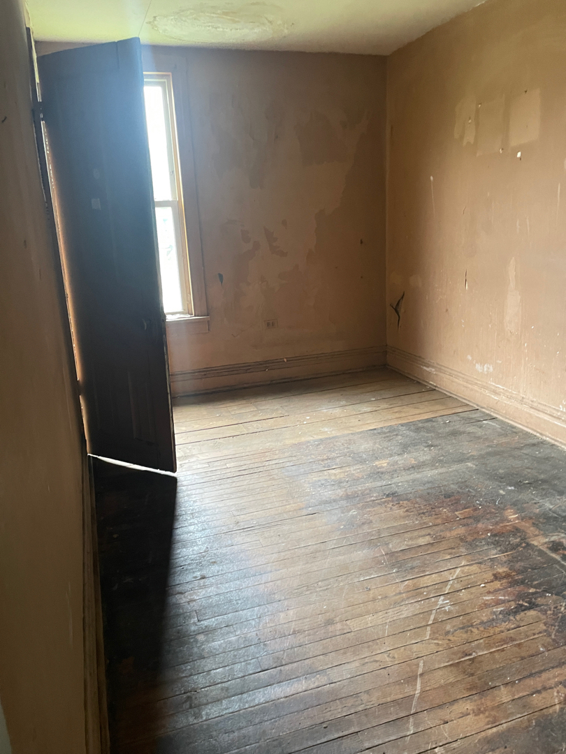 5803 South May Street Chicago, IL 60621 - Photo 6 of 11 Gallery Image 6