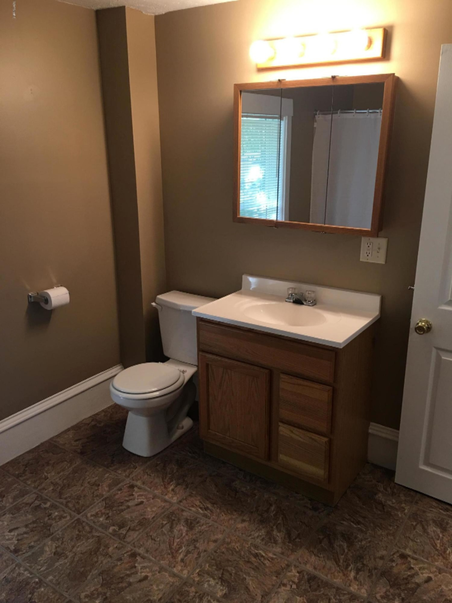 808 South Main Street Three Rivers, MI 49093 - Photo 10 of 19 IMG_2927