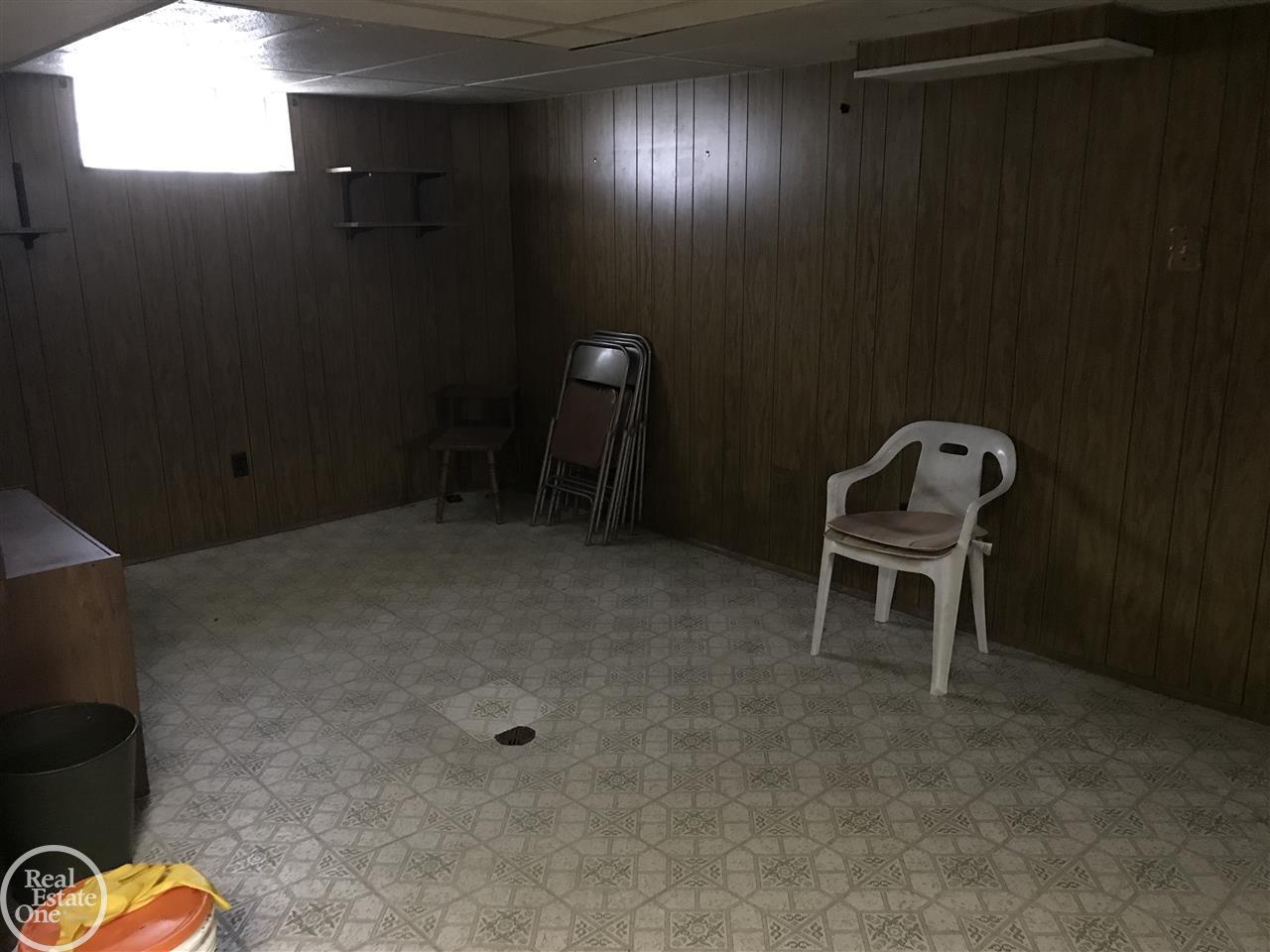 8475 Evergreen Road Detroit, MI 48228 - Photo 8 of 11