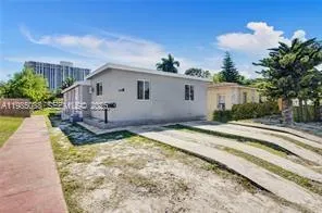 $2,150 | 1624 Northeast 109th Street, Unit N, Miami, FL 33161