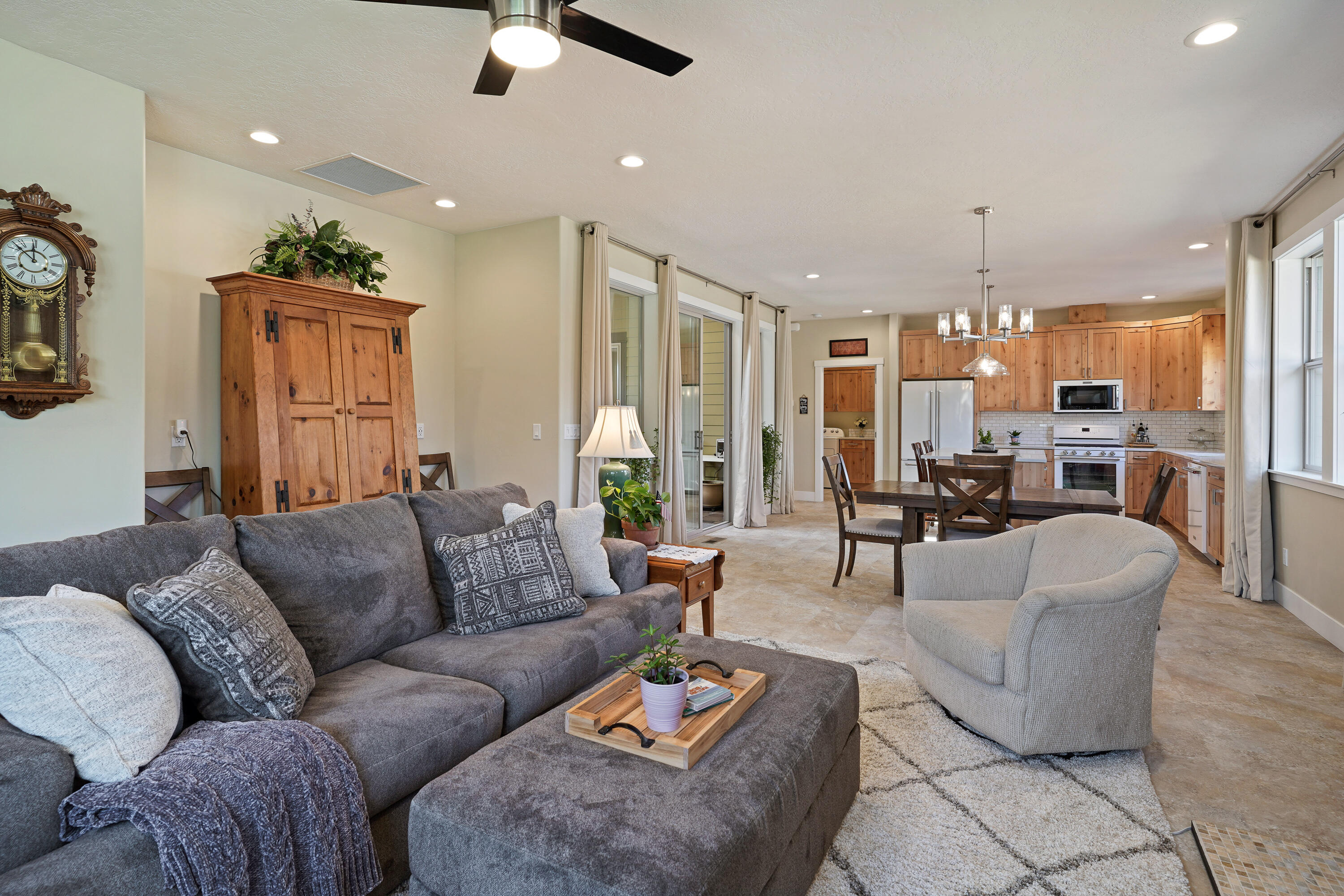 801 Northwest Rimrock Drive Redmond, OR 97756 - Photo 10 of 40 801 NW Rimrock Dr - 25