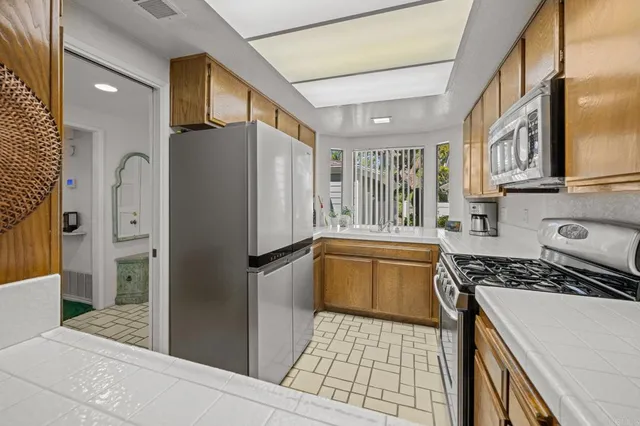 $725,000 | 1065 Brewley Lane, Vista, CA 92081