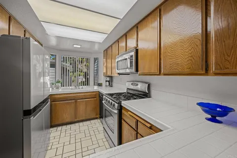 $725,000 | 1065 Brewley Lane, Vista, CA 92081