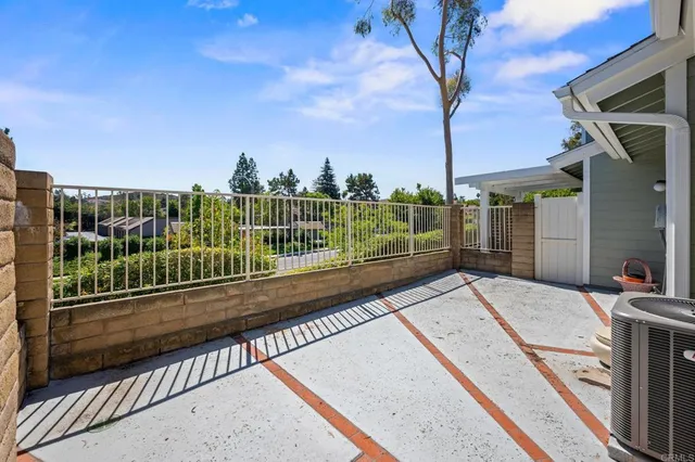 $725,000 | 1065 Brewley Lane, Vista, CA 92081